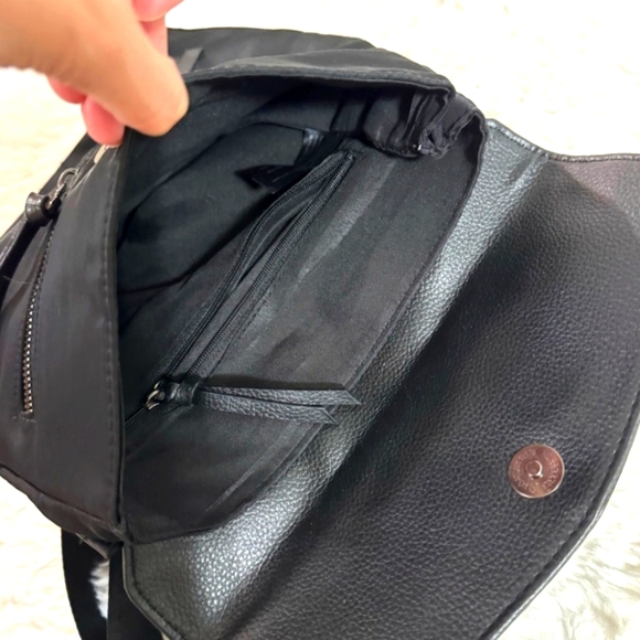 Botkier Backpack Black Mini Trigger Purse Zipper Pockets Roomy EUC - Picture 5 of 8